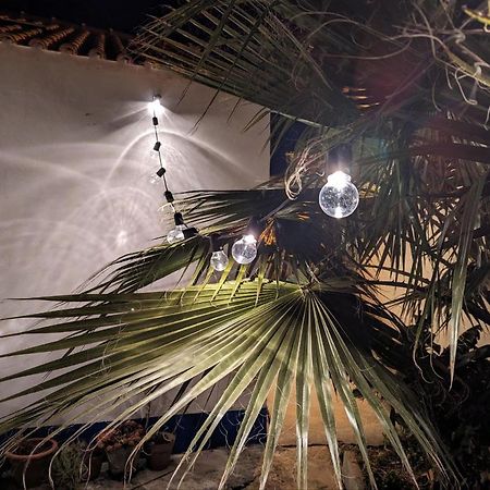 Cozy 3 Bedroom Home - Close To Beach ロウリニャン エクステリア 写真