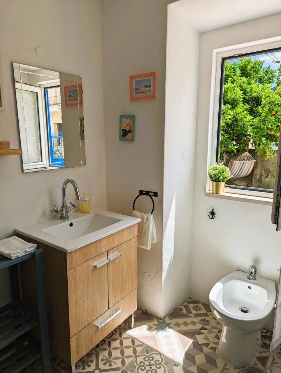 Cozy 3 Bedroom Home - Close To Beach ロウリニャン エクステリア 写真